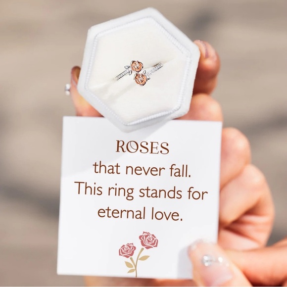 Rose Shape Inlaid Zircon Bypass Ring - Picture 6 of 7